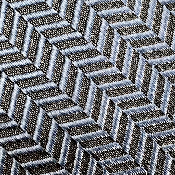 CHRISTIAN DIOR DESIGNER LUXURY ALL SILK TIE! NWOT! - Picture 3 of 8